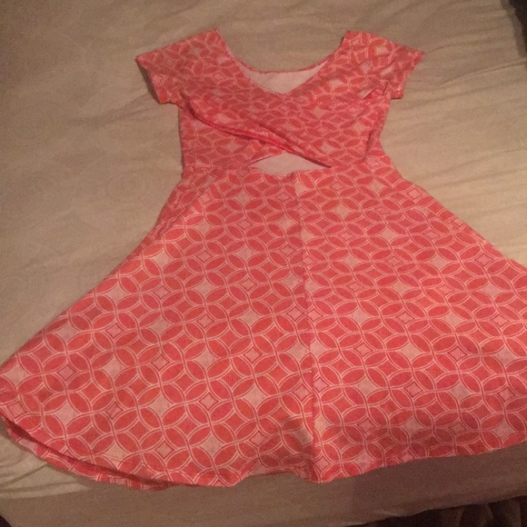 Patterned Women’s Dress - Picture 3 of 4